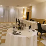 Cristal מלון קונאו