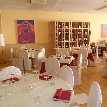 Cristal Ξενοδοχείο Κούνεο