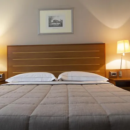 Cristal Hotel 3*