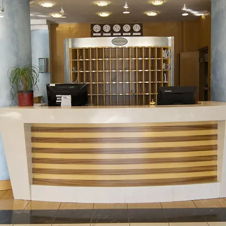 Cristal Ξενοδοχείο Κούνεο