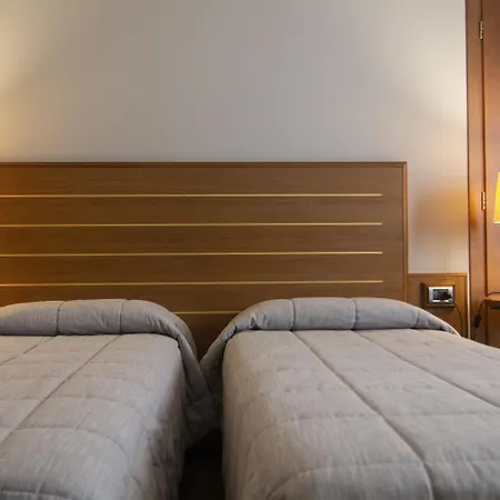 Cristal Ξενοδοχείο Κούνεο