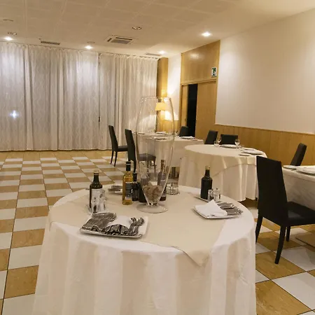 Cristal Ξενοδοχείο Κούνεο