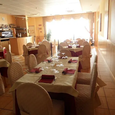 Ξενοδοχείο Cristal Κούνεο